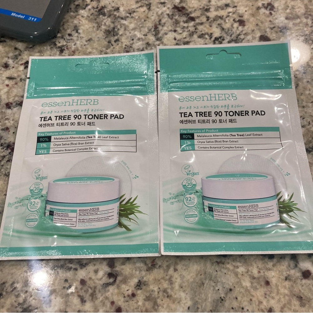 NOS essenHERB tea tree 90 toner pad 2 deluxe samples Sealed  0.68 fl oz